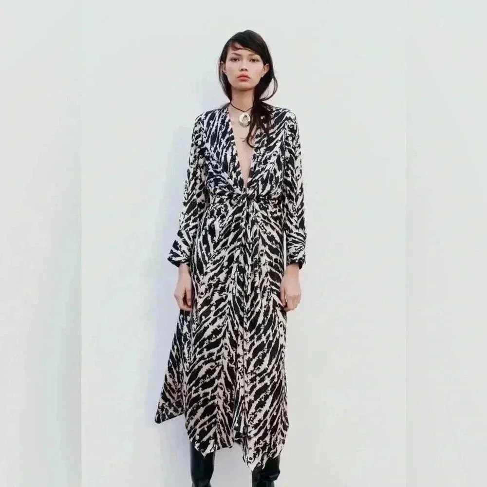 Elegant Black and White Patterned Dress